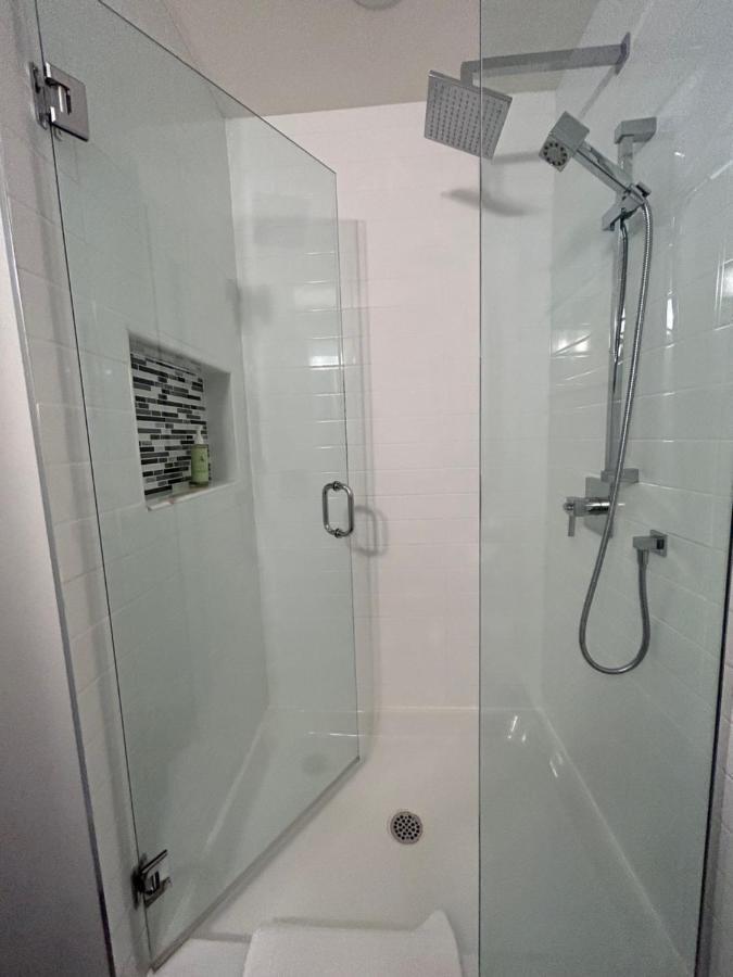 North Nanaimo Gem - Garden-View Room With Private Ensuite Buitenkant foto