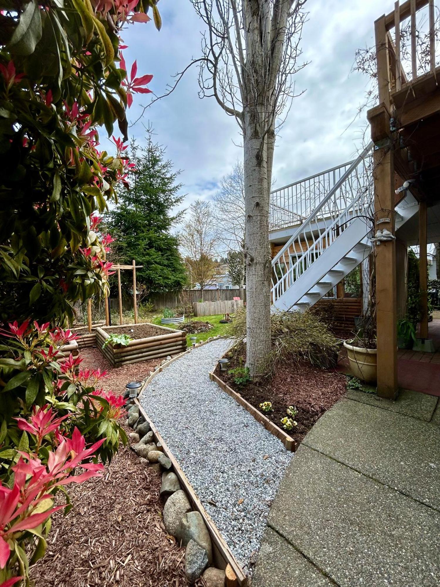 North Nanaimo Gem - Garden-View Room With Private Ensuite Buitenkant foto