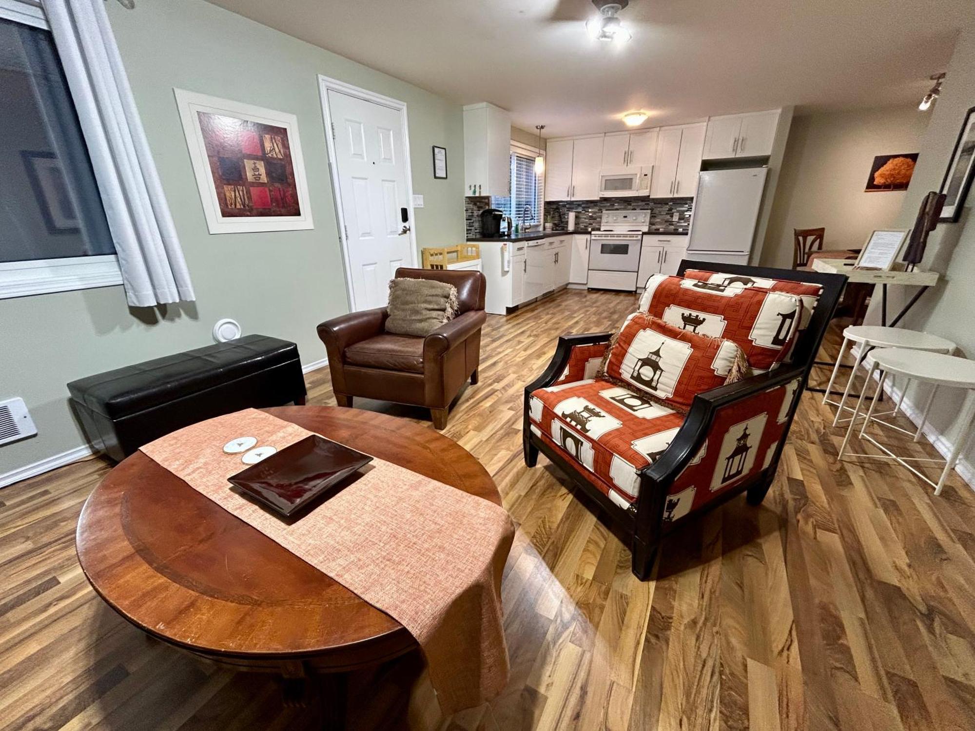 North Nanaimo Gem - Garden-View Room With Private Ensuite Buitenkant foto